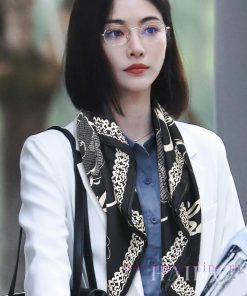 The new Xiangjia Alphabet Camellia 90 Silk Square Scarf is highly recommended by VIPs. You mgd38mlib