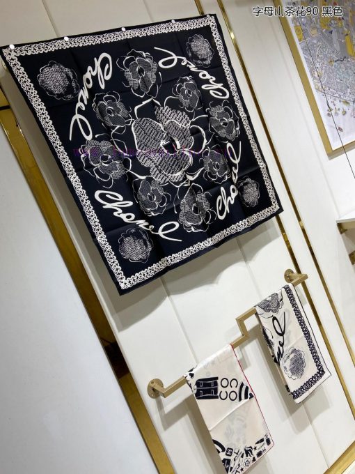 The new Xiangjia Alphabet Camellia 90 Silk Square Scarf is highly recommended by VIPs. You mgd38mlib - Image 4