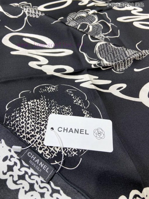 The new Xiangjia Alphabet Camellia 90 Silk Square Scarf is highly recommended by VIPs. You mgd38mlib - Image 11