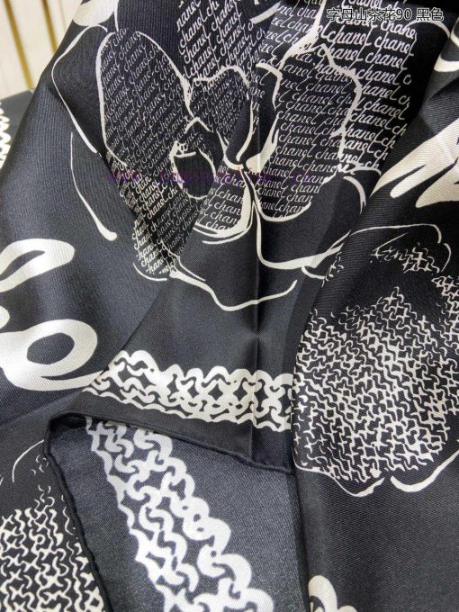 The new Xiangjia Alphabet Camellia 90 Silk Square Scarf is highly recommended by VIPs. You mgd38mlib - Image 12