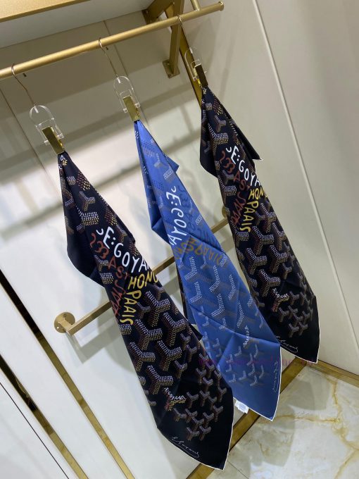 The new CL double-sided two-color silk square scarf from the Goya series is made of classic pv6lg6ju - Image 3