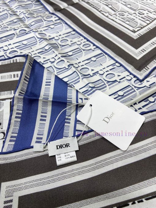 The new Dior double-sided two tone silk square scarf is highly recommended for VIP customers0q8kule4 - Image 11