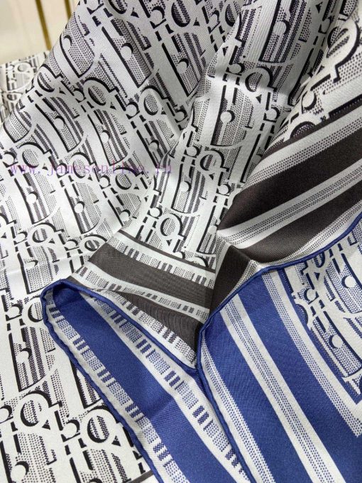 The new Dior double-sided two tone silk square scarf is highly recommended for VIP customers0q8kule4 - Image 12