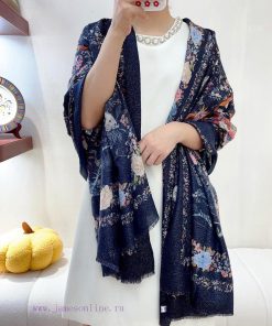 The gold and silver silk Dior style is a must-have for everyone. The new long cashmere is syh5w1vtm0