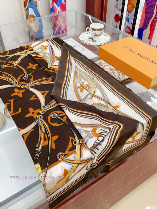 The new LV interwoven chain is a hot item! The genuine beauty of the shawl is matched with pyt12prpz - Image 7