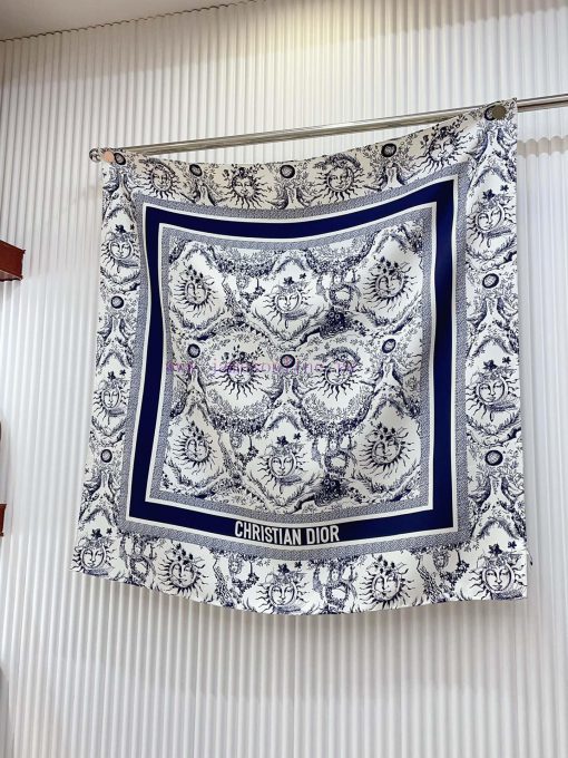 The newly launched 18mm double-sided same color square scarf reinterprets Dior's classic patfys0ze4m - Image 5