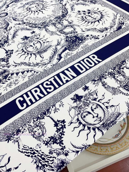 The newly launched 18mm double-sided same color square scarf reinterprets Dior's classic patfys0ze4m - Image 7