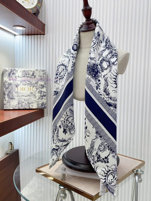 The newly launched 18mm double-sided same color square scarf reinterprets Dior's classic patfys0ze4m - Image 8