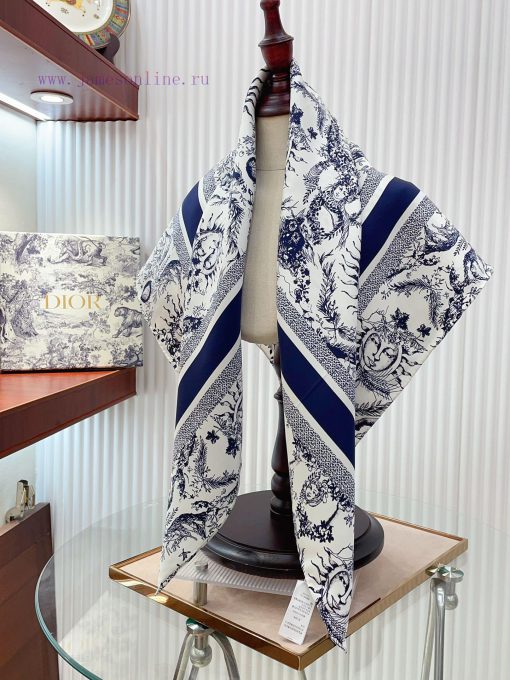 The newly launched 18mm double-sided same color square scarf reinterprets Dior's classic patfys0ze4m - Image 10