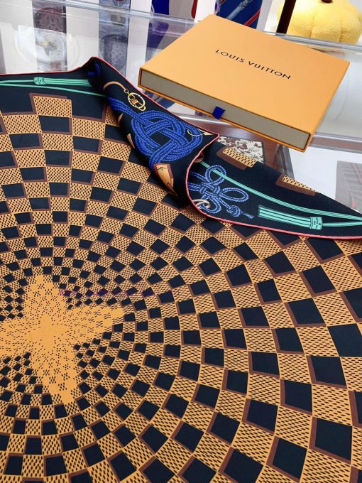 New LV silk checkerboard pattern 90 silk square scarf, Rising Confidential square scarf is m7rkg7fu5 - Image 5