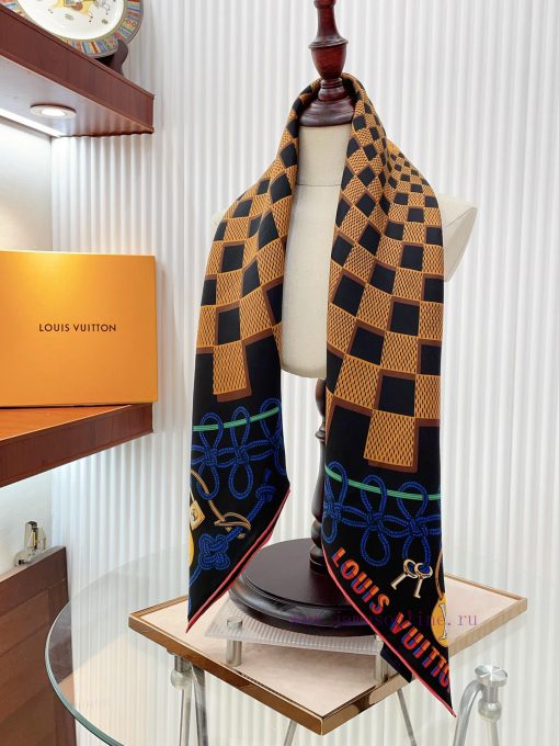New LV silk checkerboard pattern 90 silk square scarf, Rising Confidential square scarf is m7rkg7fu5 - Image 8