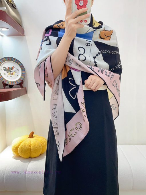 Chanel cashmere scarves are recommended for VIP customers and must be bought quickly. High e4qt2wvum - Image 2