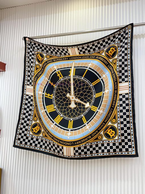 Burberry's new letter clock has bright colors and a strong sense of three dimensionality. It43iak5q0 - Image 4
