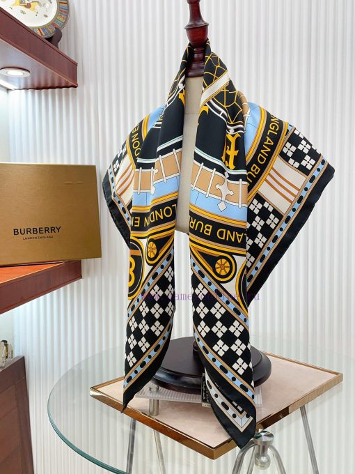 Burberry's new letter clock has bright colors and a strong sense of three dimensionality. It43iak5q0 - Image 10