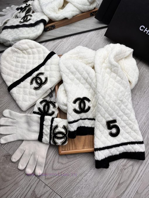 C's wool set hat scarf glove three piece set classic set hat warm and super comfortable~Wintvhiqif6l - Image 9