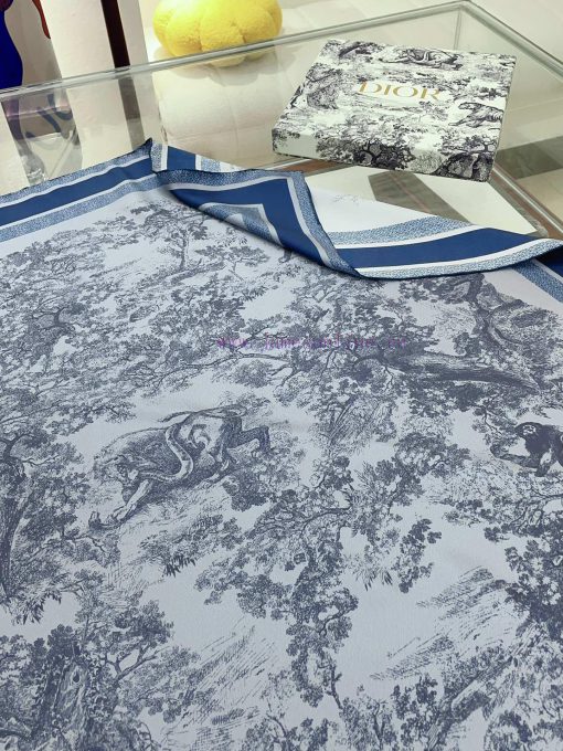 The newly released Sauvage printed square scarf pays tribute to Dior's iconic design launche64m2fl4y - Image 5