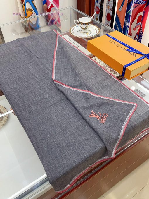 LV collaboration hit, must-have item, with a four sided metal frame creating the ultimate lutpyjim0d - Image 6
