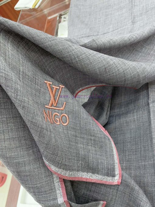 LV collaboration hit, must-have item, with a four sided metal frame creating the ultimate lutpyjim0d - Image 8