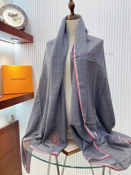 LV collaboration hit, must-have item, with a four sided metal frame creating the ultimate lutpyjim0d - Image 10