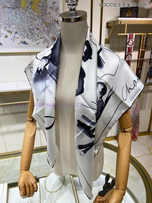 The new Chanel COCO women's pattern 90 silk square scarf is highly recommended for VIP custou46x229l - Image 8