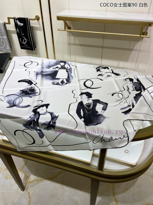 The new Chanel COCO women's pattern 90 silk square scarf is highly recommended for VIP custou46x229l - Image 9