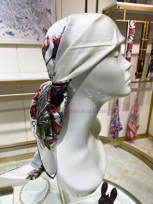 The new Dior double-sided same color silk square scarf is selling extremely well, and only t52u7e6t4 - Image 7