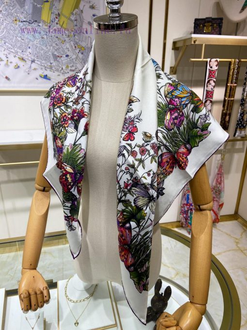 The new Dior double-sided same color silk square scarf is selling extremely well, and only t52u7e6t4 - Image 10