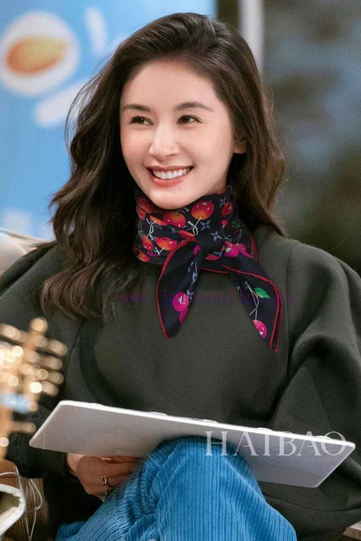 Sincerely praise the Lvjia L Cherry Pattern 90 Silk Square Towel, which integrates cherry cr7l25o5nz