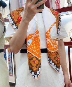 LV Year of the Rabbit Limited Series Heavyweight Silk Scarves The combination of Rabbit and r7atiivm