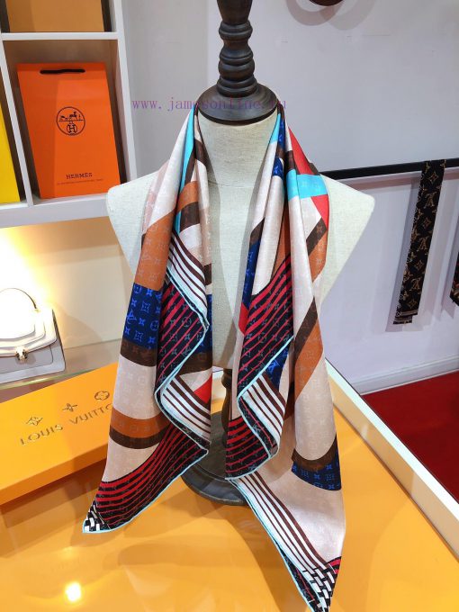 The original LvPLANET LV90cm silk square scarf exudes the colorful posture of Pop Art. The Pe52s3kir - Image 8