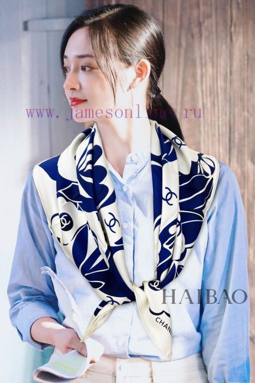 The new Chanel line pattern 90 silk square scarf is highly recommended by VIPs. You must staqrv9ec63