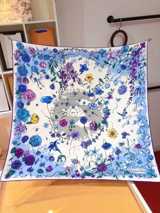 Original Dior Florilegio printed 90cm silk handkerchief, adorned with Florilegio pattern, ren17etqo4 - Image 4