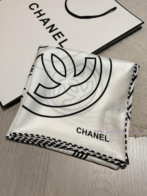 The new double C-line logo 90 double-sided same color printed silk square scarf is highly rejyfrdr1f - Image 3