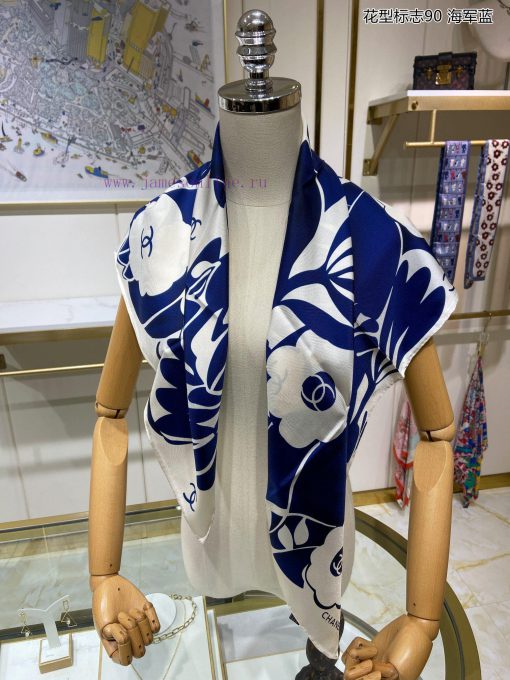 The new Chanel line pattern 90 silk square scarf is highly recommended by VIPs. You must staqrv9ec63 - Image 9