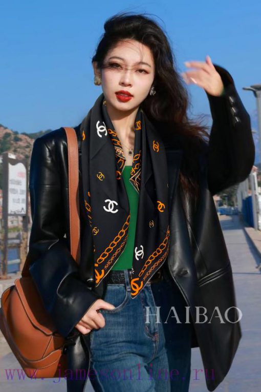 Chanel Double C Chain Edging 90 Silk Square Scarf for VIP Recommendation: Hurry up! High endjxikj1ca - Image 2