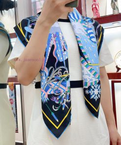 The new silk HERMES looks great and is recommended as the Four Seasons King 90 silk square si1b8zce7