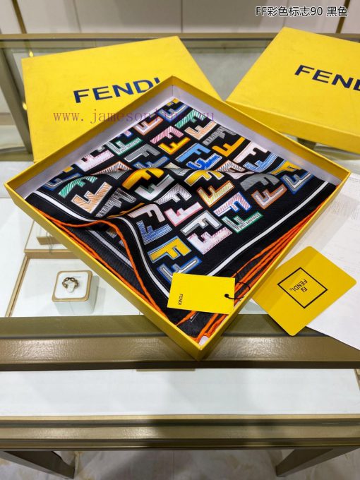Synchronized with the latest FF flagship color logo 90 silk square scarf, it is a perfect mauouu7pad - Image 5