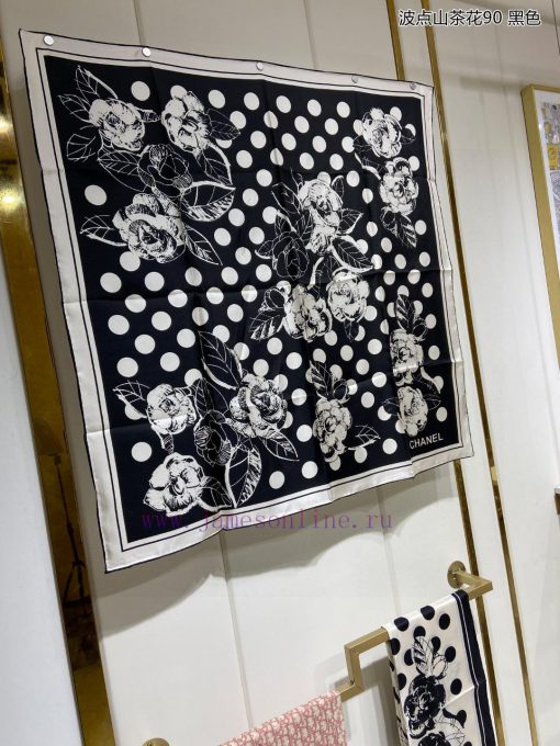 The new Chanel polka dot camellia 90 silk square scarf is highly recommended by VIPs. You mu9jevoo1e - Image 4