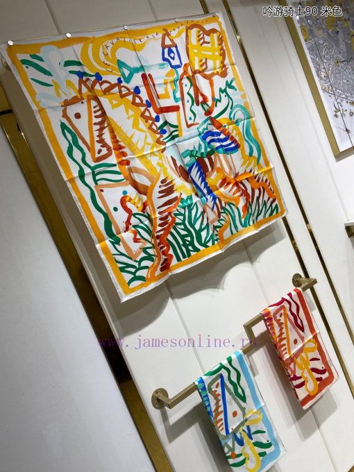 When I bought a new one, I always said it looked good and recommended the 90 silk square scak9717kd4 - Image 4