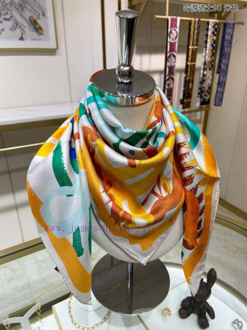 When I bought a new one, I always said it looked good and recommended the 90 silk square scak9717kd4 - Image 8