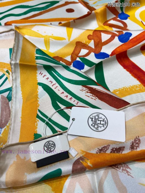 When I bought a new one, I always said it looked good and recommended the 90 silk square scak9717kd4 - Image 11