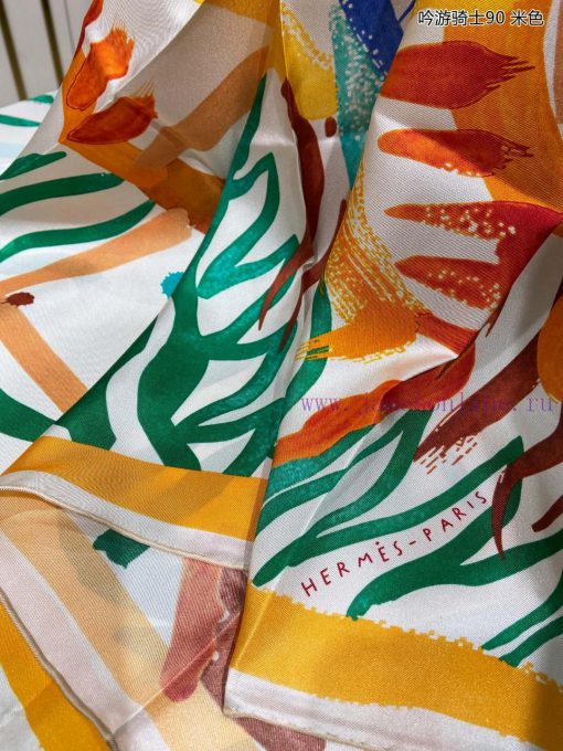 When I bought a new one, I always said it looked good and recommended the 90 silk square scak9717kd4 - Image 12