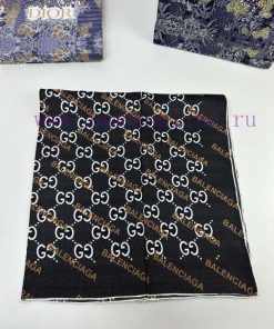 The diagonal silk square scarf is recommended for VIP customers and must be bought quickly. j4lc8dg8