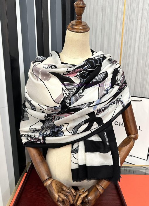 Chanel 2024 is so beautiful that it's a heart wrenching flower double c cashmere long scarf.bsaf4ozz - Image 10