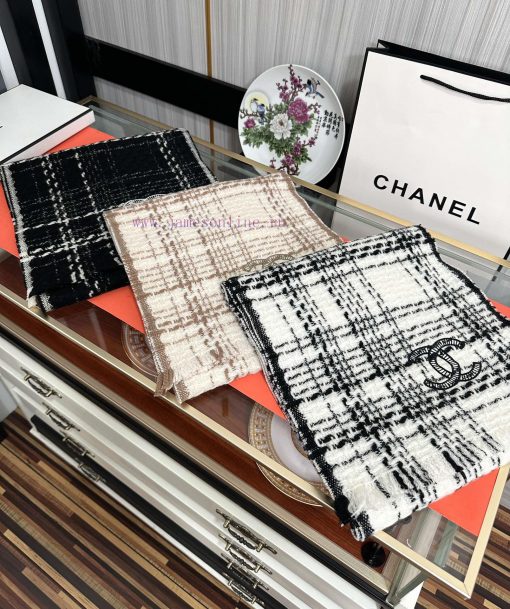 The Chanel 2024 striped series is a unisex couple's style that never goes out of style and habpjqisv - Image 3