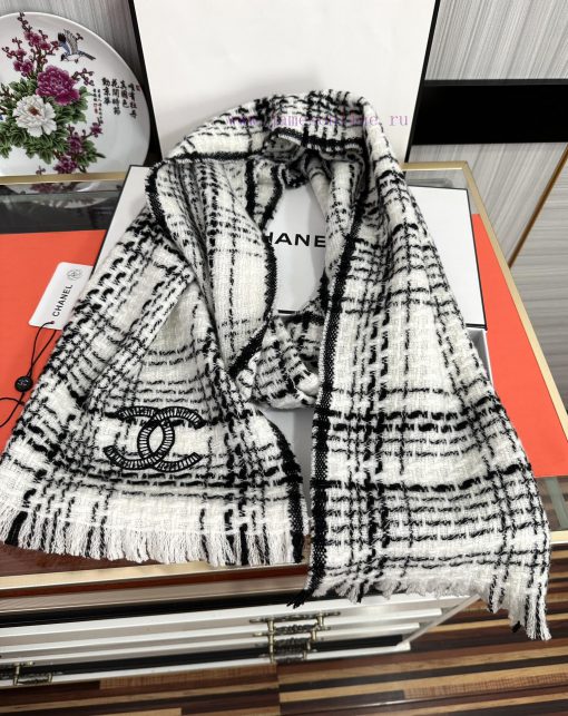 The Chanel 2024 striped series is a unisex couple's style that never goes out of style and habpjqisv - Image 5