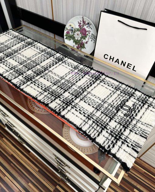 The Chanel 2024 striped series is a unisex couple's style that never goes out of style and habpjqisv - Image 8