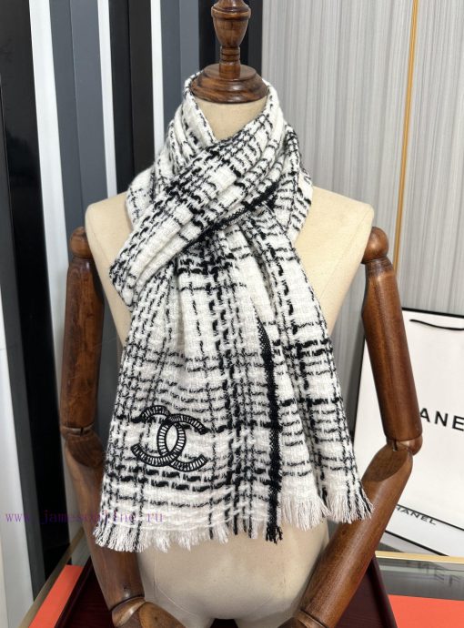 The Chanel 2024 striped series is a unisex couple's style that never goes out of style and habpjqisv - Image 9