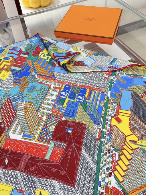 HERMES's new silk scarf looks great and is recommended with a Pontan style 90 silk square scl9hly4b9 - Image 6