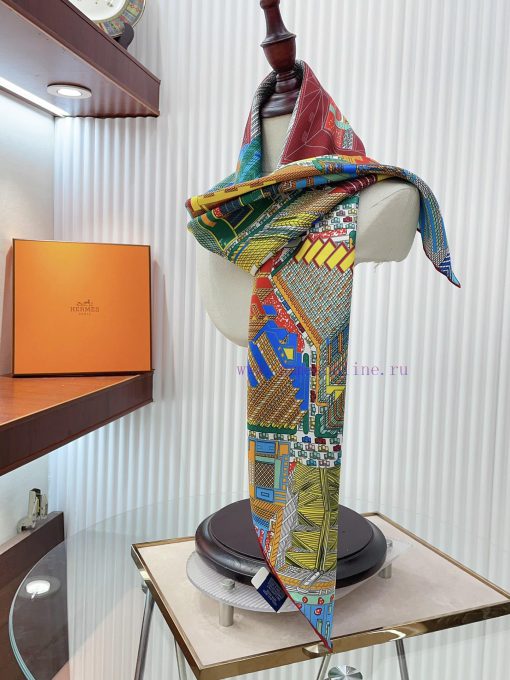 HERMES's new silk scarf looks great and is recommended with a Pontan style 90 silk square scl9hly4b9 - Image 9